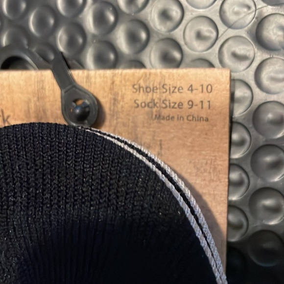 b.o.c Born Concept Ladies Microfiber Liners Lot of 2- 6 Packs Size 4-10 Blk-Tan - Picture 7 of 7